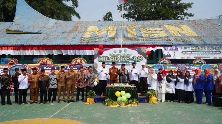 Pemko Padang Panjang tegaskan dukungan untuk kemajuan MTsN pada Milad ke-48
