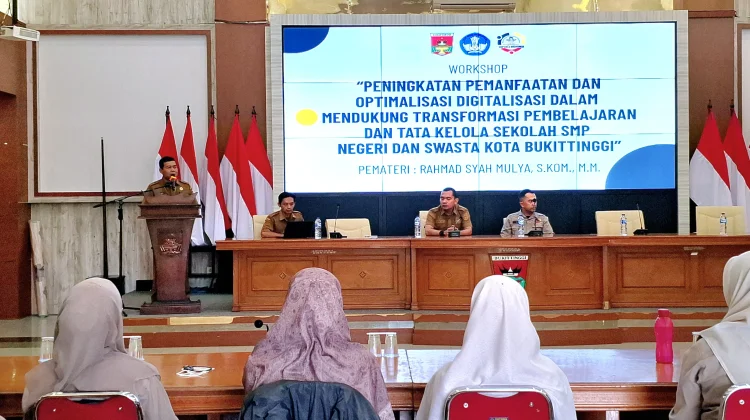 Teknologi Mengubah Pendidikan, Guru SMP Bukittinggi Didorong Berinovasi
