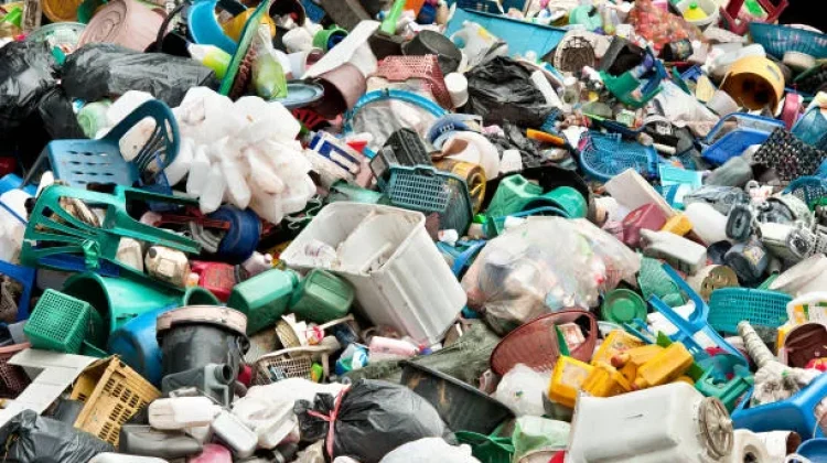 Dampak Sampah Plastik Bagi Kesehatan Manusia