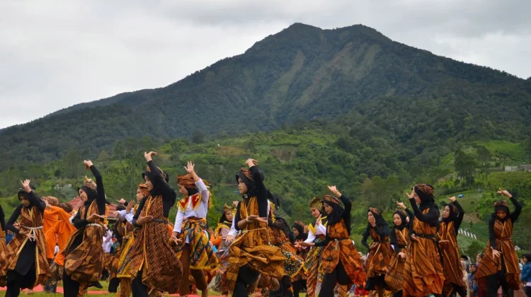 Modern Boleh, Lupa Budaya Jangan
