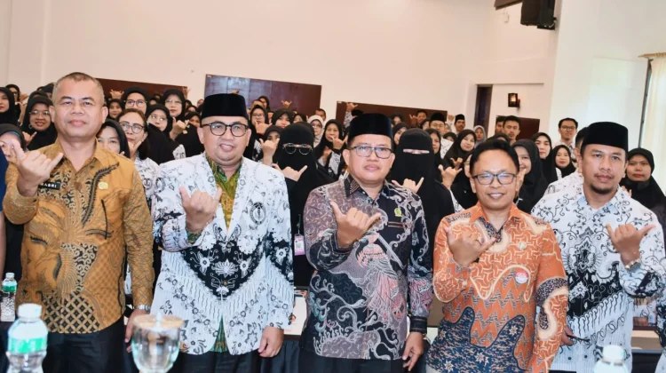 Guru Penentu Peradaban: Pendidik Harus Perkuat Intelektual dan Spritual