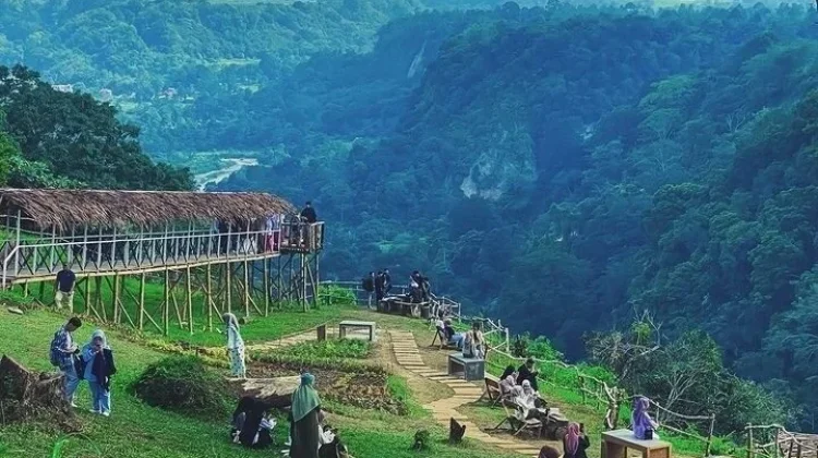 Mengenal Spot Adem untuk Bersantai di Bukittinggi