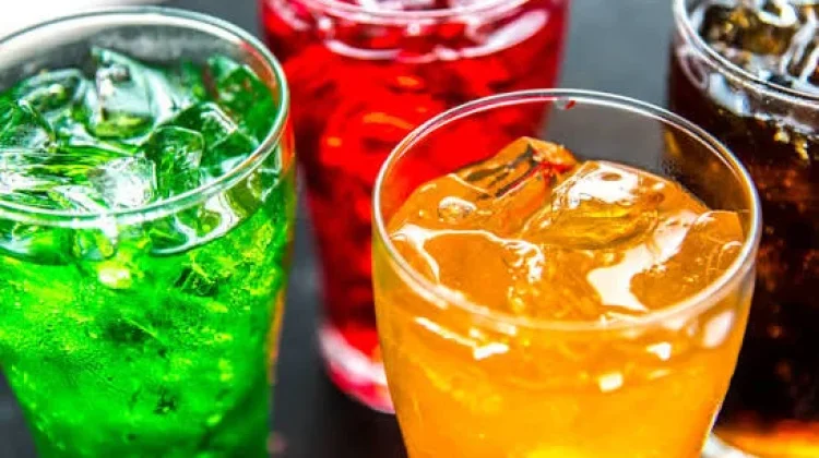 Hindari Minuman Manis dan Kafein saat Musim Kemarau