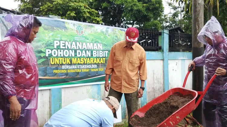 Penanaman Pohon, Kolaborasi BPDAS Agam Kuantan dan SDN 05 Puhun Pintu Kabun