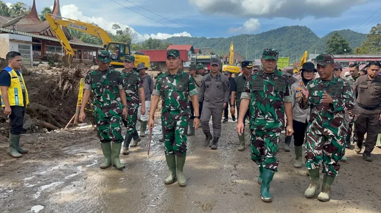 TNI Kerahkan 618 Prajurit Bantu Pulihkan Bencana Galodo di Solok