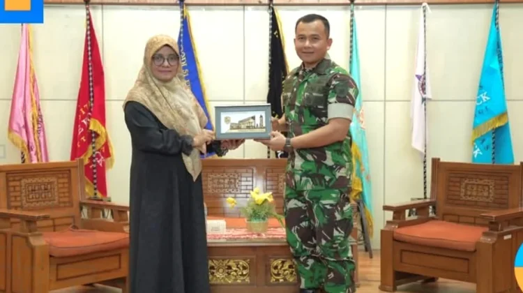 Dandim 0304/Agam Tanamkan Semangat Bela Negara kepada Mahasiswa Baru UFdK