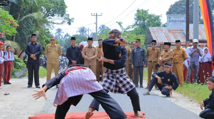 Wabup Pasaman Kukuhkan KAN Padang Gelugur 2026-2031