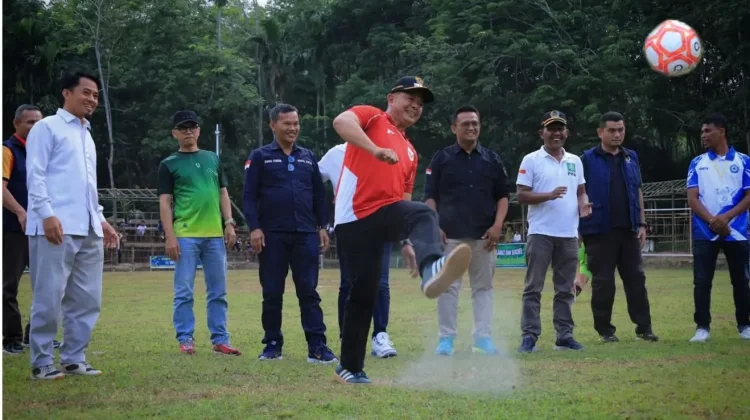 Bupati Welly Buka Resmi Opel Cup V Languang