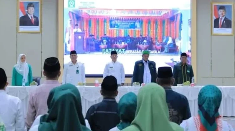 Bupati Welly Hadiri Pelantikan PAC Fatayat NU Pasaman