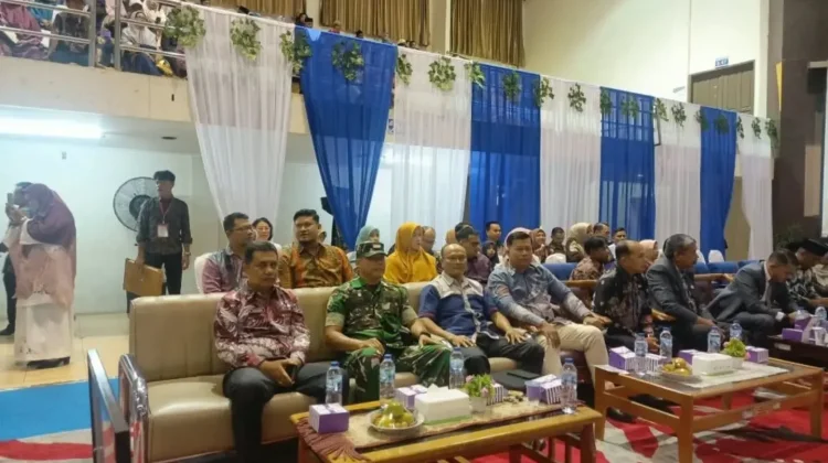 Babinsa Harau Hadiri Wisuda Politani Payakumbuh XXXVII