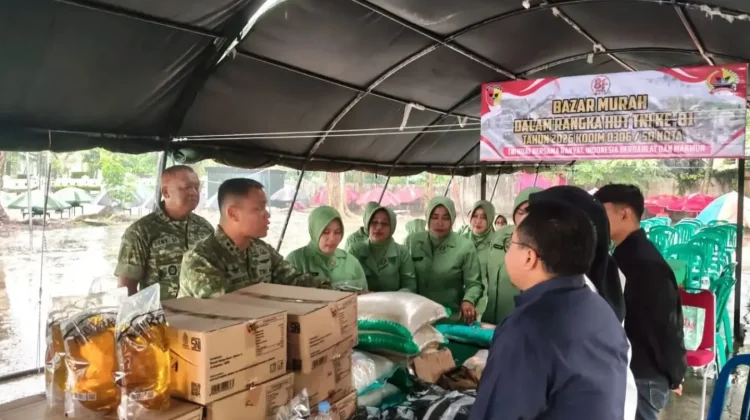 Bazar TNI Meriahkan HUT ke-81 di Payakumbuh