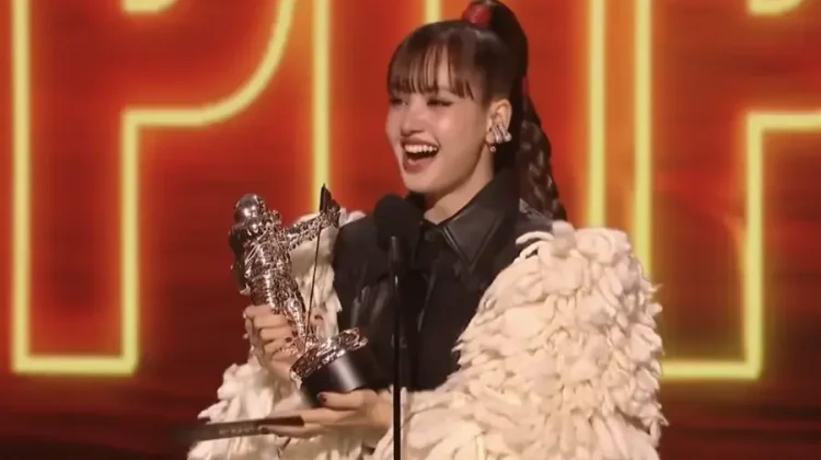 Lisa BLACKPINK Raih Best Pop di MTV Video Music Awards 2026