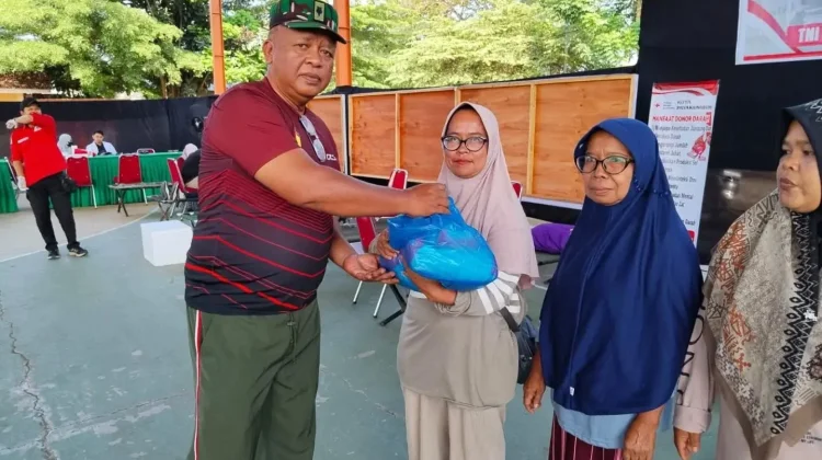 HUT TNI ke-81, Kodim Payakumbuh Bagikan Sembako