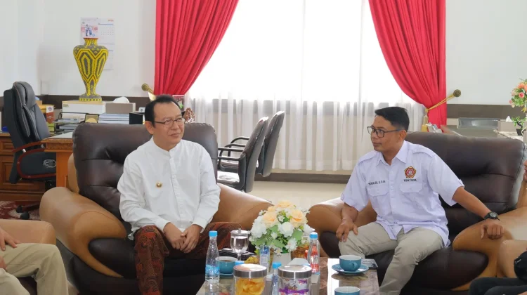 Wali Kota Zulmaeta Dukung Usaha Pengolahan Sampah Karang Taruna