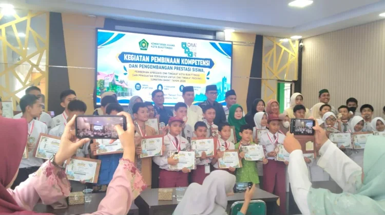33 Pelajar Bukittinggi Bersiap Menghadapi OMI Tingkat Propinsi