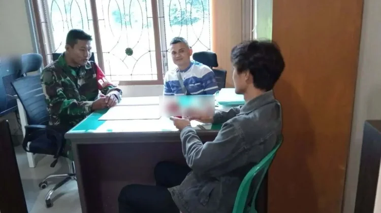 Babinsa Akabiluru Perkuat Komsos dan Kepedulian Warga