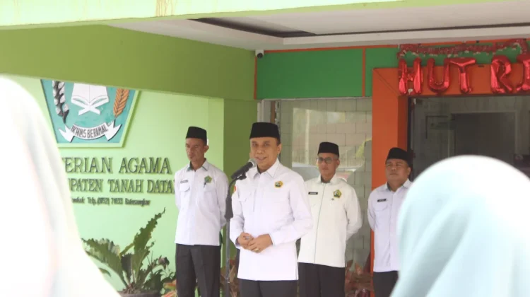 Kemenag Tanah Datar Tekankan ASN Patuhi Regulasi Publik