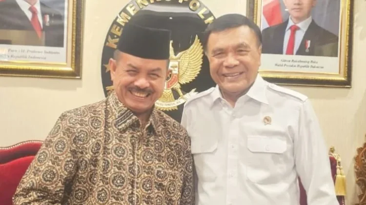 Hangat dan Penuh Canda, Silaturahmi Ketum LKAAM Sumbar dengan Menkopolkam RI