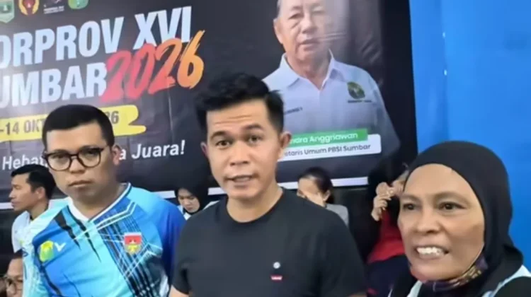 Pengurus PBSI Bukittinggi Turun Langsung Beri Dukungan Atlet di Porprov XVI