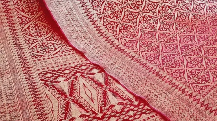 Motif Wajib yang Menjadi Identitas Songket Pandai Sikek