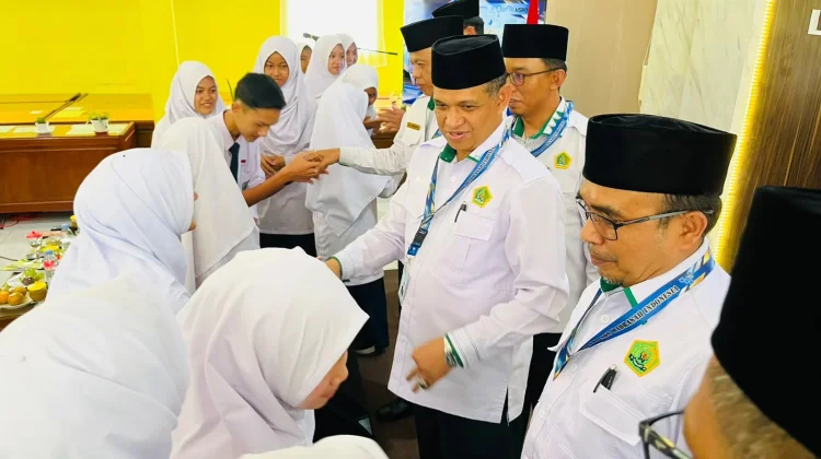 H.Mustafa Kakanwil Secara Resmi Lepas 35 Tim KREASI Lima Puluh Kota Ke Nasional