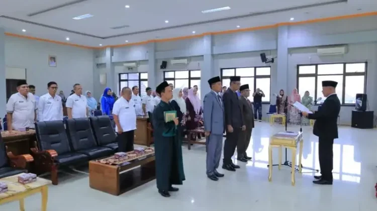 Bupati Pasaman Lantik Tiga Pejabat Eselon II
