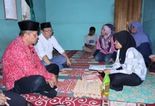 Wako Payakumbuh Serahkan Bantuan Sosial Swadaya Warga Latina