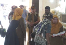 Pemko Padang Panjang Tertibkan Gepeng di Pasar Pusat