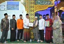 Gubernur Sumbar Iktikaf di Masjid Raya Balai Gadang Mungo