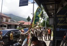 Pemko Padang Panjang Tertibkan Spanduk dan Booth Pedagang di Trotoar