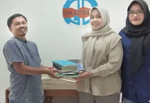 Komunitas Padang Kuno Sedekah Buku untuk Gema Justisia