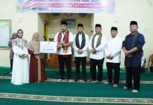 Wagub Vasko Ruseimy Letakkan Batu Pertama Pembangunan Masjid Manba'ul 'Ulum MAN 1