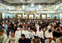 Sambut Idulfitri, Ribuan Warga Padati Salat Id di Masjid Agung Manarul ‘Ilmi