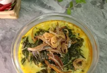 Gulai Pucuak Ubi pedas, dan gurih campur Teri
