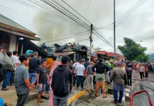 Kebakaran di Padang Panjang, Pemko Sigap dan Serahkan Bantuan Darurat