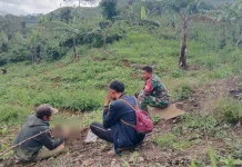 Babinsa Koramil 03/Suliki Ingatkan Warga Waspada Bencana Longsor Sekitarnya