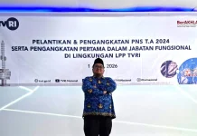 Doa & Air Mata, Penantian Berbuah Manis Khairul Rahman Putra Jadi PNS TVRI Jawa Timur