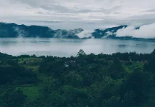 Pesona Danau Maninjau, "Surga Tersembunyi di Ranah Minang yang Menenangkan Jiwa"