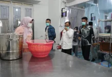 Ketua TP PKK Padang Panjang Tinjau Dapur Makanan Bergizi Gratis
