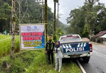 Jasa Raharja dan Satlantas Pasang Spanduk di Agam