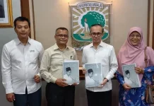 Rektor UNAND Sambut Baik Buku Biografi 30 Tahun Mengenang Prof. Dr. H. Khaidir Anwar,MA
