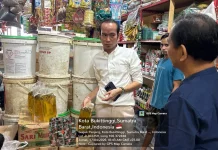 Ekonomi Bangkit, Perum Bulog Bukittinggi Gencarkan Stabilkan Harga Minyak Goreng