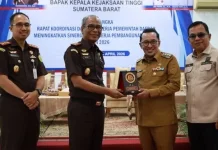 Kajati Sumbar Ingatkan Pemda Jauhi Pelanggaran Hukum