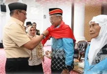 Wako Bukittinggi Lepas Keberangkatan 255 Calon Jemaah Haji