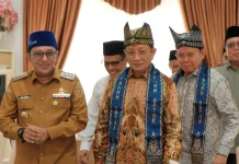 Dijamu dan Bersilaturahmi dengan Bupati Eka Putra