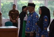 Lantik Pejabat Manajerial dan Serahkan SK Kepala UPTD TK serta Kepala UPT SD dan SMP