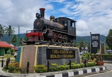 Tugu Kereta Api di Bonjol Pasaman Simbol Sejarah, dan Daya Tarik Wisata