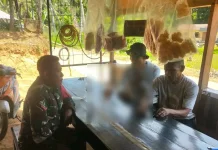 Babinsa Suliki Komsos Perkuat Silaturahmi dan Waspada Longsor