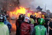 Kebakaran Landa Ruko, Rumah, dan Warung di Bukittinggi