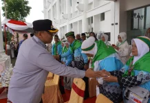 Pemko Padang Panjang Lepas 7 JCH Kloter IX menuju Tanah Suci